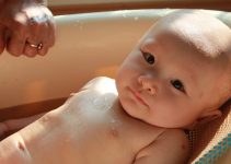 Cara memandikan bayi baru lahir