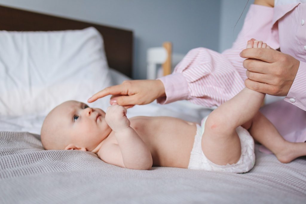 Cara merawat mata pada bayi baru lahir