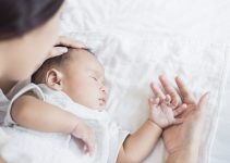 tips mengatasi bayi tidur gelisah saat malam hari