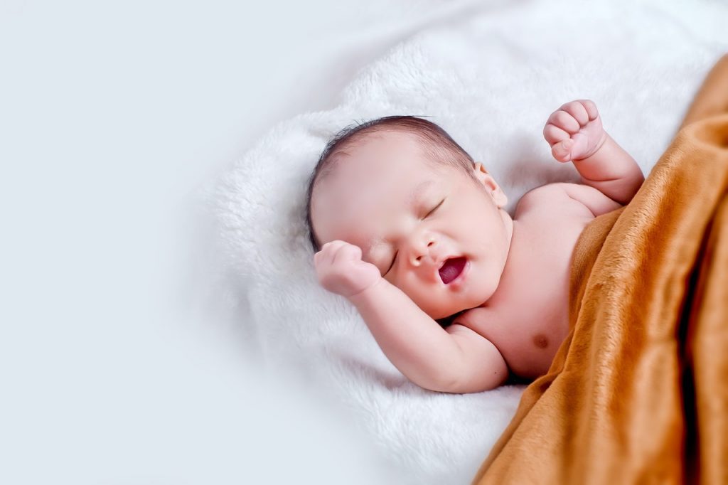 Ajak bayi berjemur