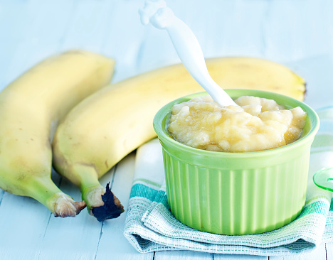 Pisang memberikan nutrisi seimbang dan membantu menaikan berat badan bayi secara alami