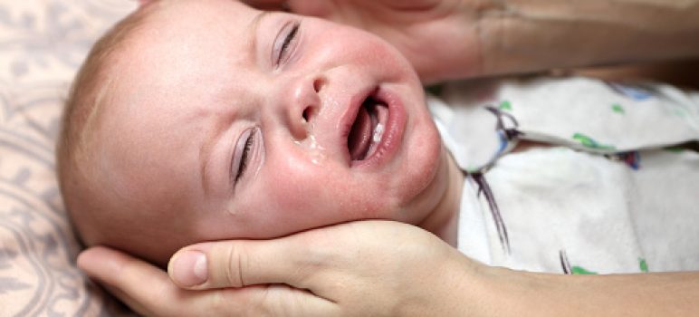 5 Cara Menghilangkan Lendir di Tenggorokan Bayi