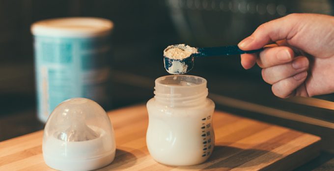Kenapa bayi tiba-tiba tidak mau minum susu formula