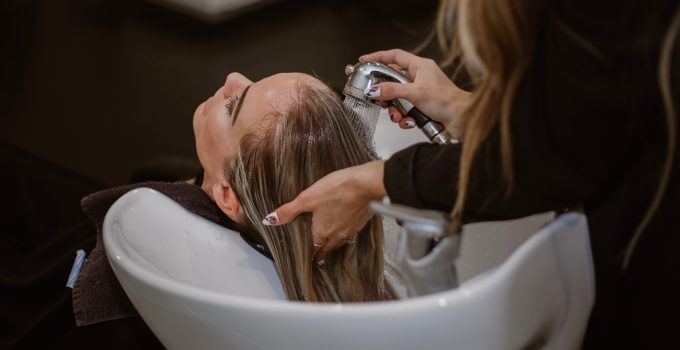 Merawat Rambut Dengan Baik